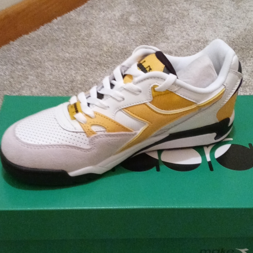 Diadora - Picture 3 of 4